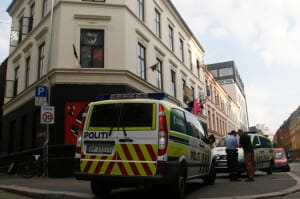 Store politistyrker rykket ut etter at en blitzer ble knivstukket.