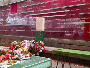 Minnesmerket over de drepte på Markale-markedet i Sarajevo, 5. februar 2014 (Tyveårsdagen)
