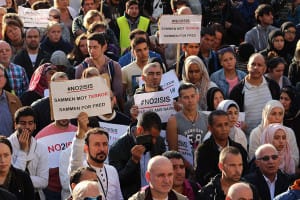 Muslimer og ikke-muslimer tok til gatene mot ekstremistene.