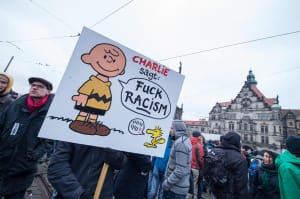 Mennesker over hele Tyskland demonstrerer mot PEGIDA. FOTO: Christian-Ditsch.de